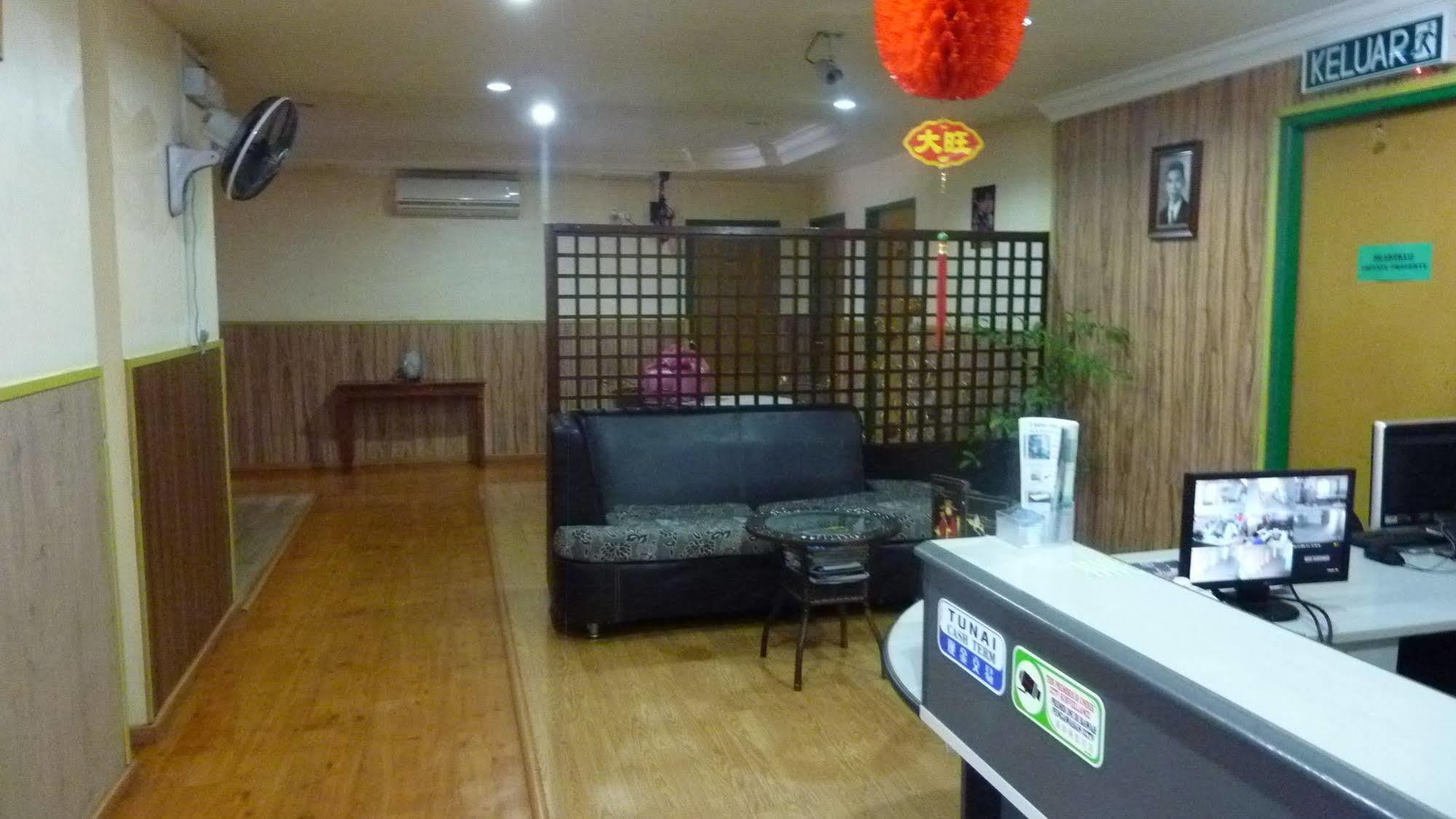 7 Hung Hung Inn Kota Kinabalu Buitenkant foto