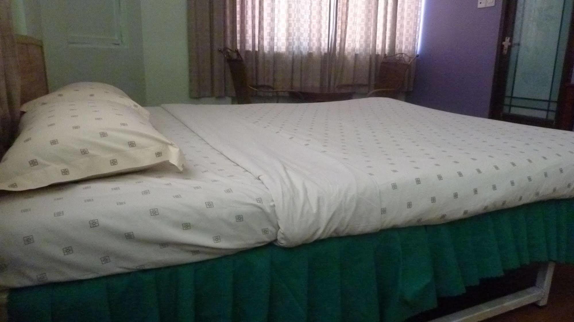 7 Hung Hung Inn Kota Kinabalu Buitenkant foto