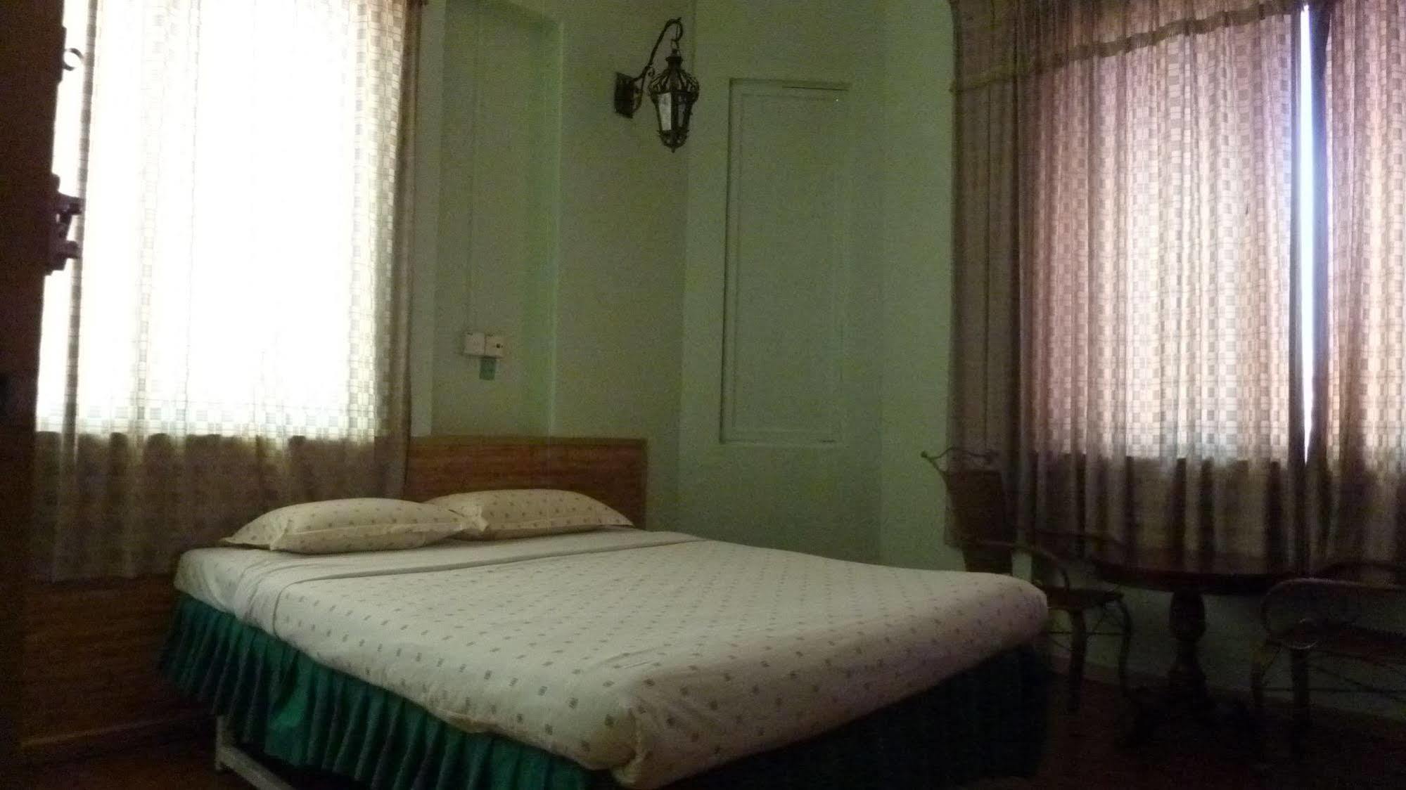 7 Hung Hung Inn Kota Kinabalu Buitenkant foto
