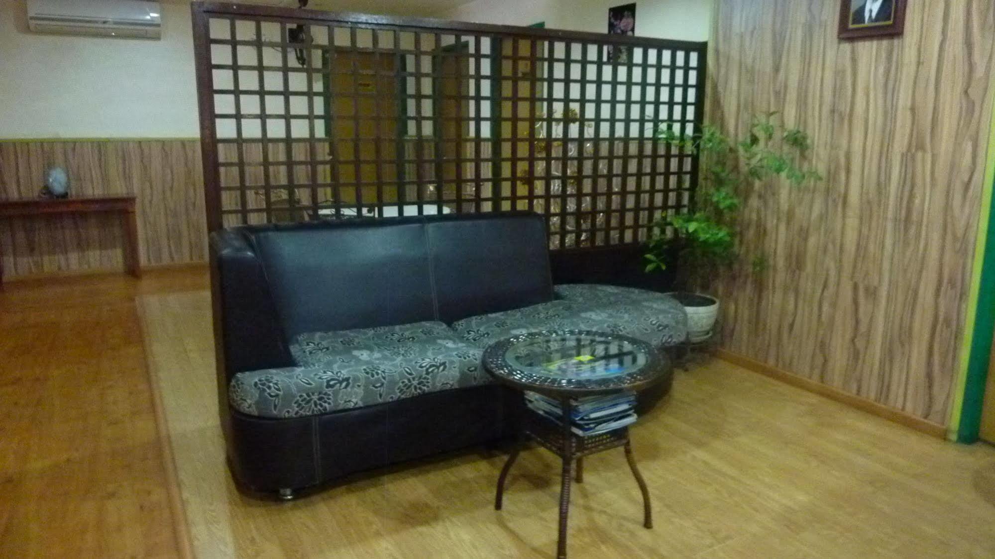 7 Hung Hung Inn Kota Kinabalu Buitenkant foto
