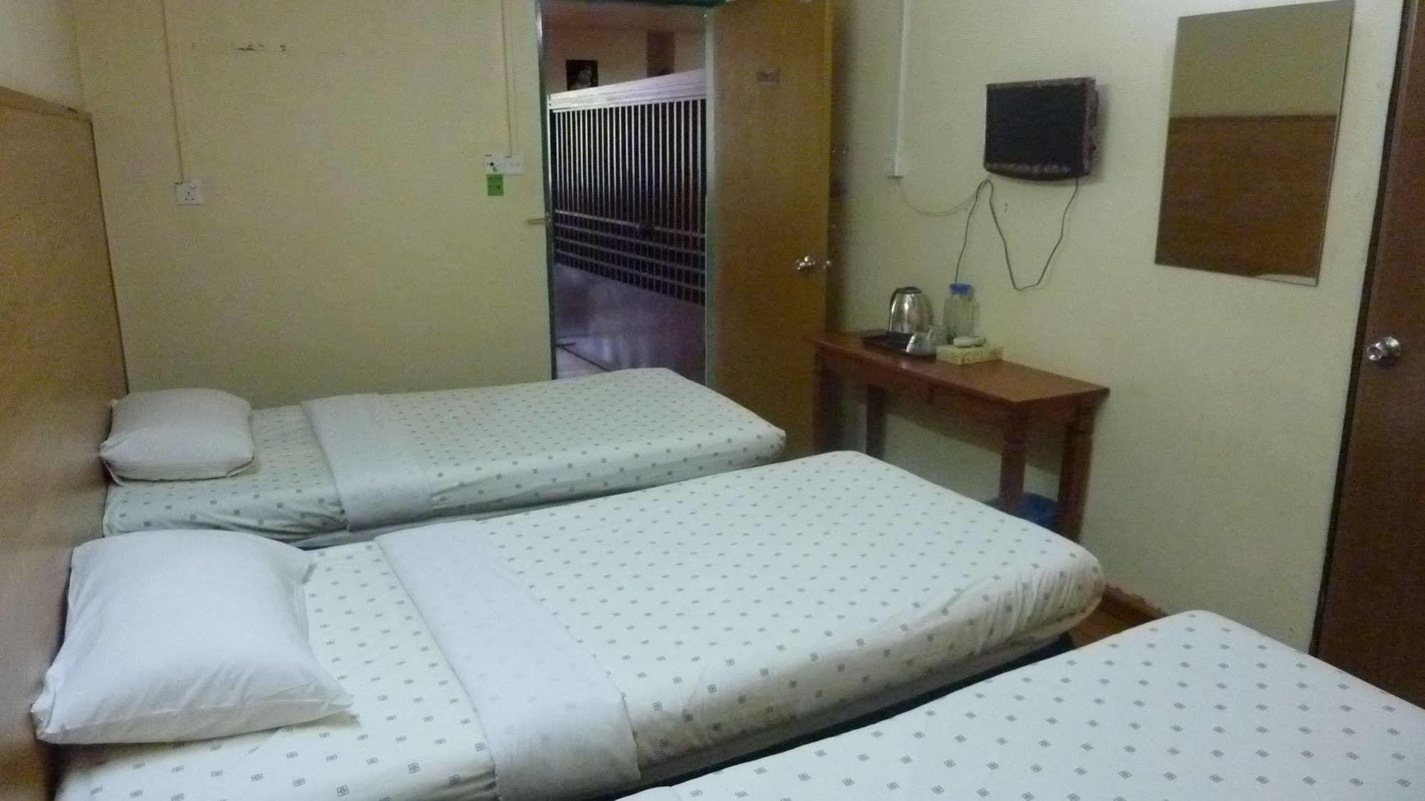 7 Hung Hung Inn Kota Kinabalu Buitenkant foto