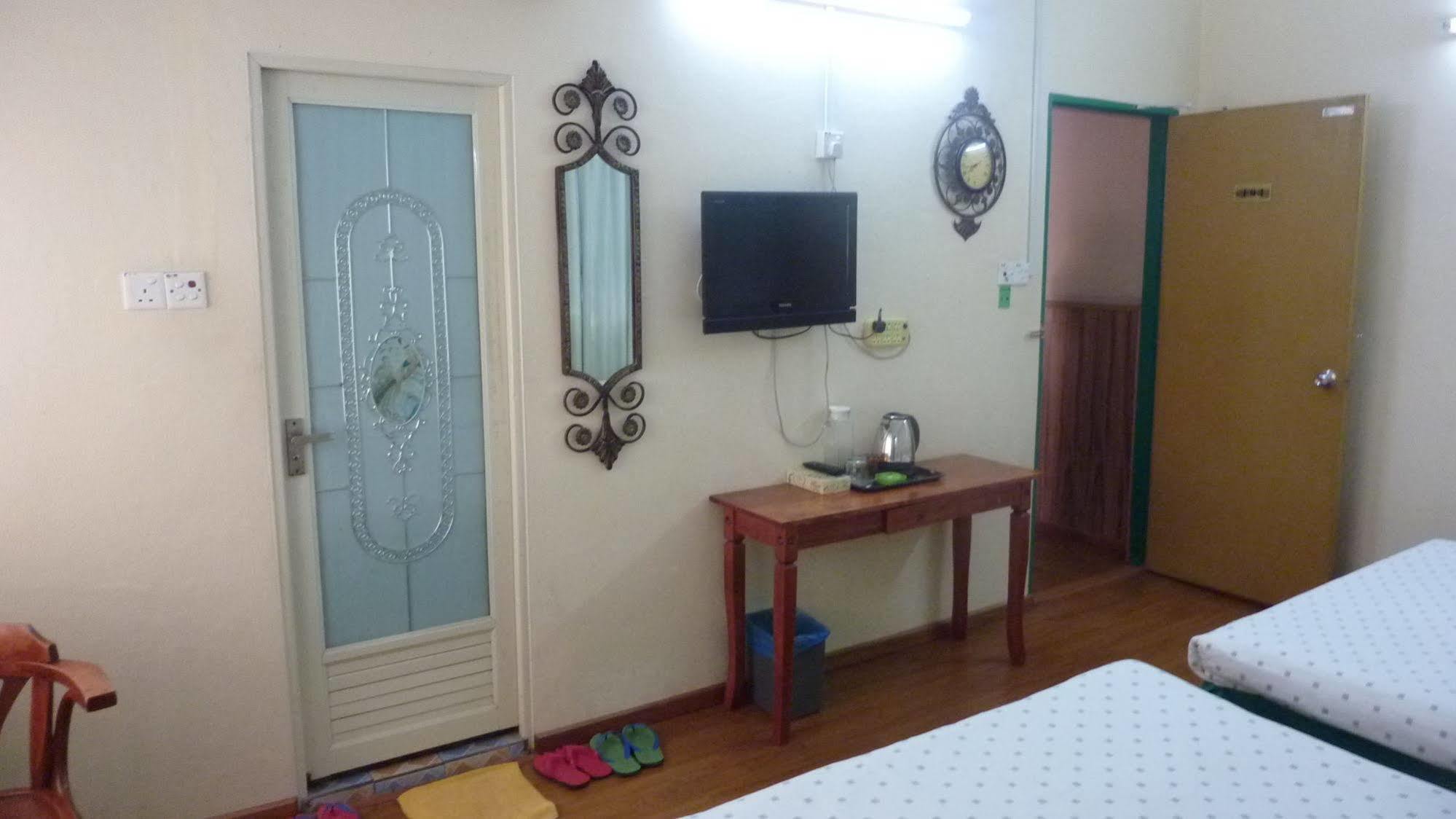 7 Hung Hung Inn Kota Kinabalu Buitenkant foto