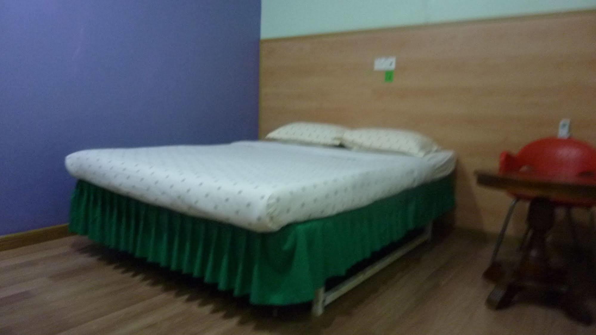 7 Hung Hung Inn Kota Kinabalu Buitenkant foto